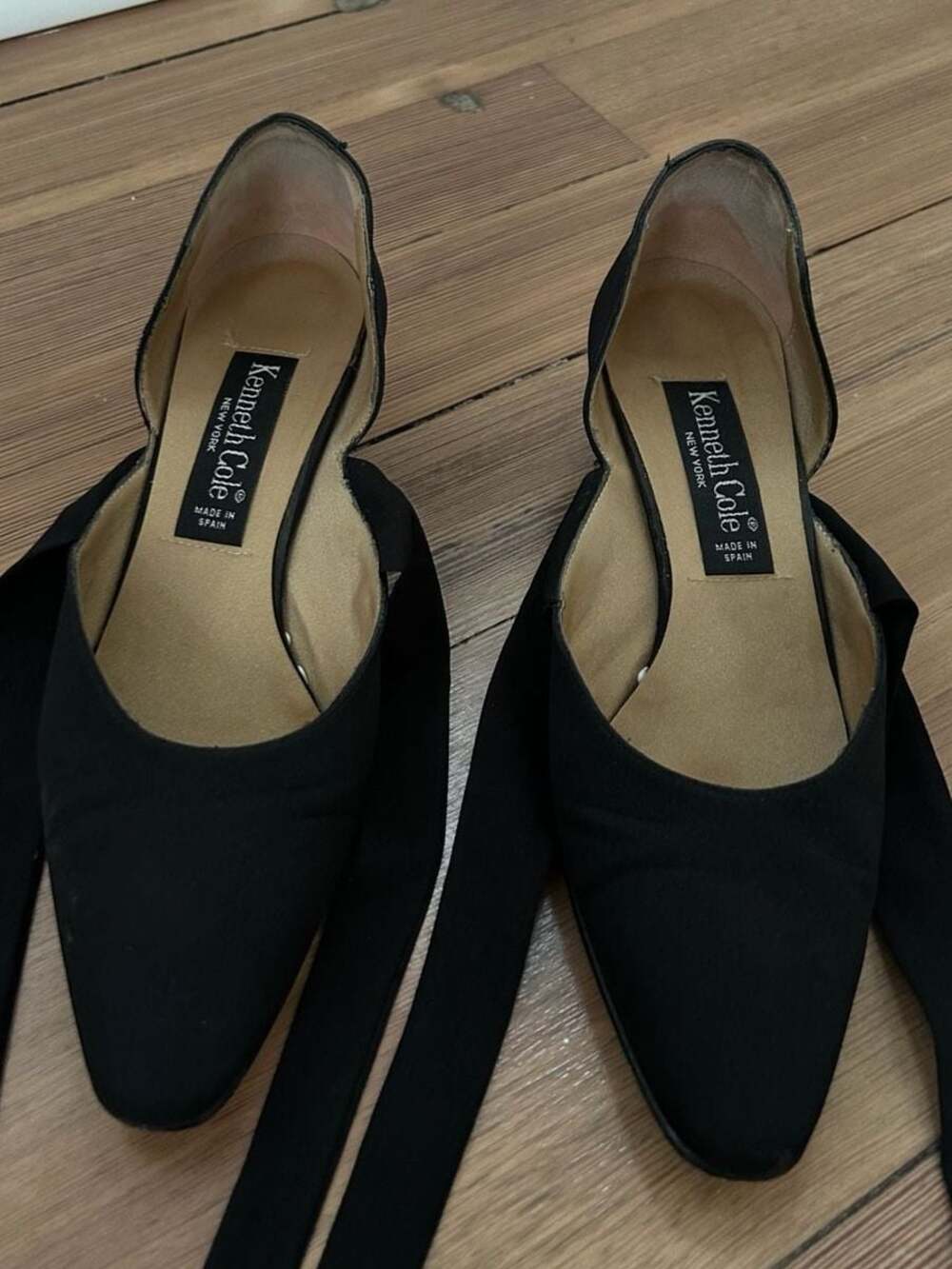 Kenneth Cole New York Black Fabric Ribbon Tie D'Orsay Kitten Heel Pumps Made in
